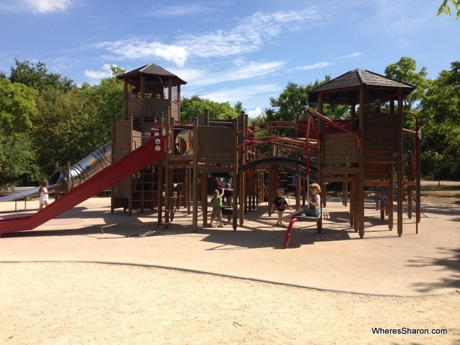 playgrounds at Parc Floral de Paris